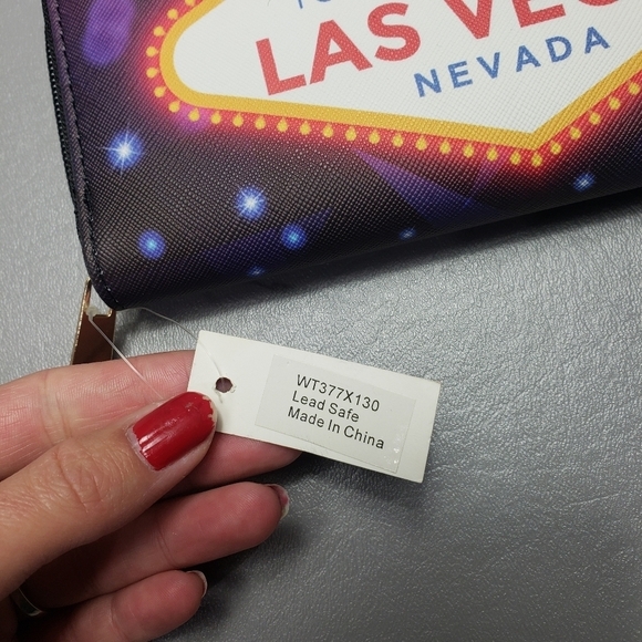 3/$15 new bijorca welcome to the fabulous Las Vegas Nevada women's wallet - Picture 4 of 9